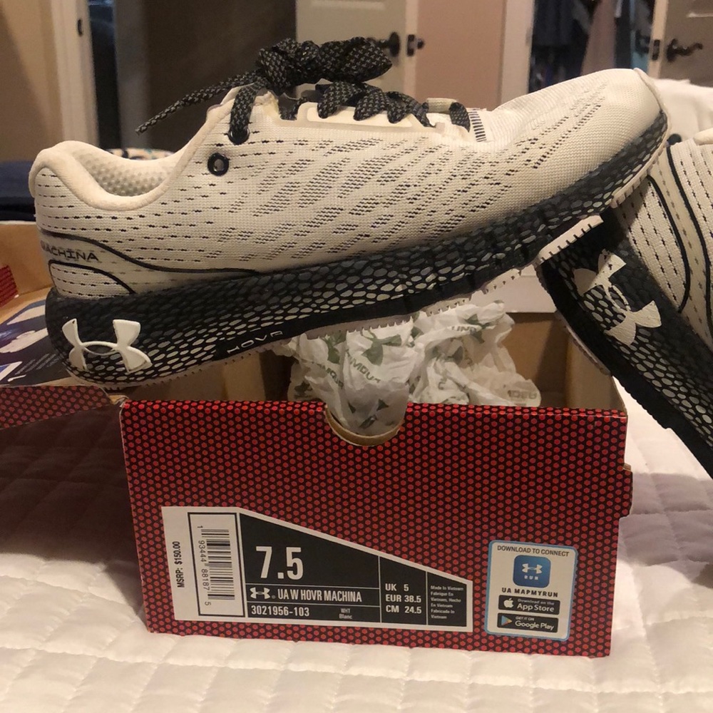 Women’s UA HOVR MACHINA size 7.5